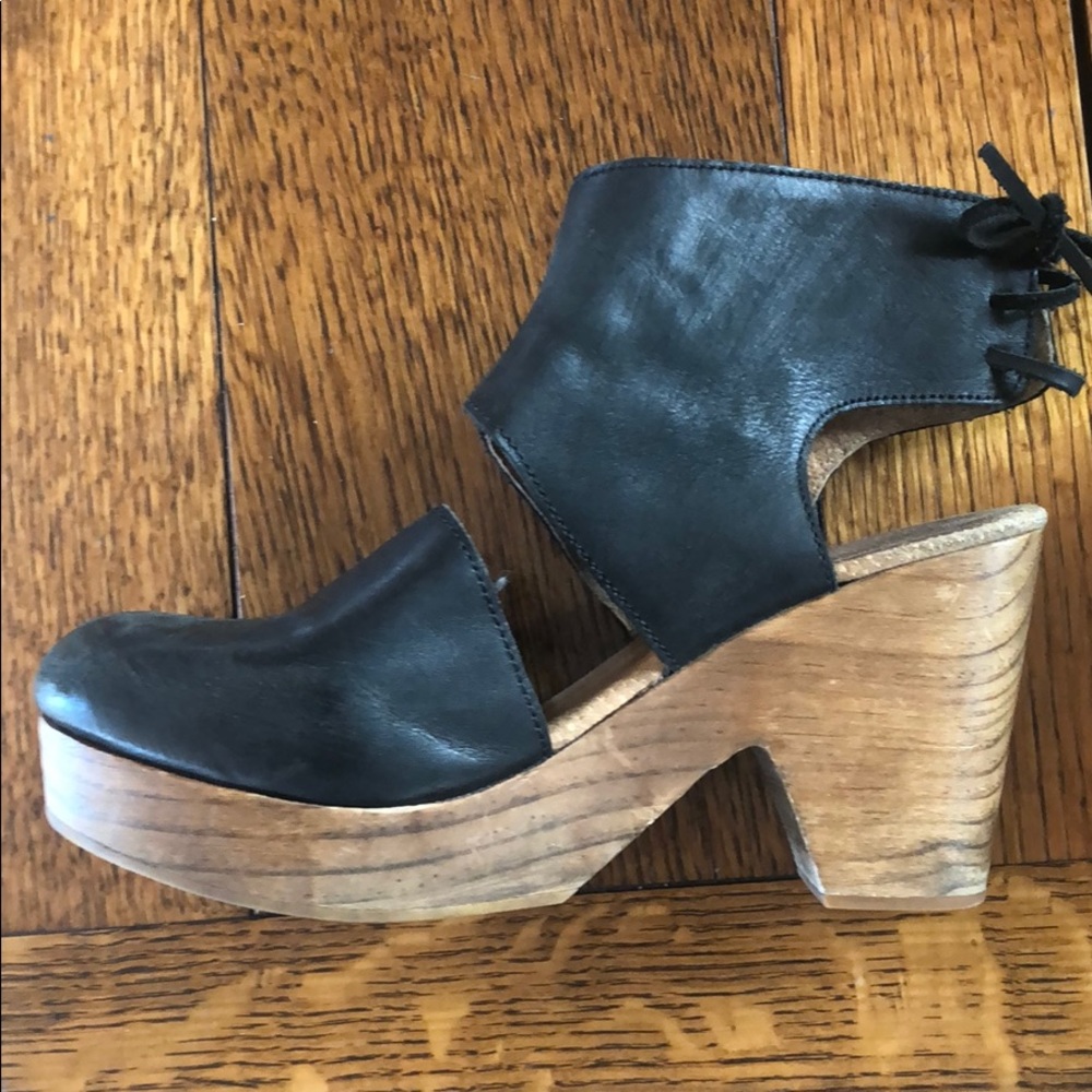 Free People Clogs